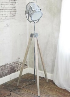 Lampe d'étude gris bois et metal - H: 150 cm - Réf. 570640 Lampe d'étude gris bois et metal - H: 150 cm - Réf. 570640