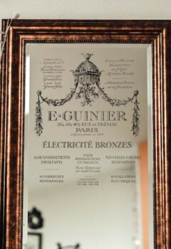Guiner Pub Retro - 38 x 47 cm - Inspiré d'une publicité d'une entreprise française dans les luminaires et bronzes. Réf. AT002 Transfert Amatxi Guiner Pub Retro