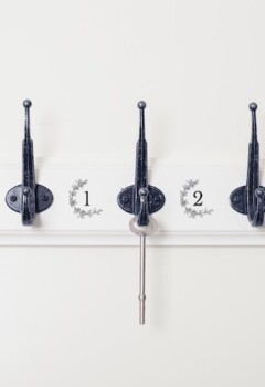 Numéros -.Série de 9 numéros vintage à utiliser avec ou sans lauriers pour vos tiroirs, boites, casiers. Motif : 7 x 8.3 cm. Réf. AT011 Transfert Amatxi Numéros Vintage