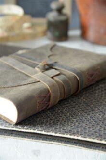 Cahier avec couverture cuir et lacet - Réf. 304018 Cahier avec couverture cuir et lacet - Réf. 304018